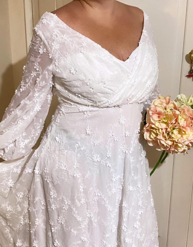 White Bishop Sleeves  Lace Wedding Dress 6655
